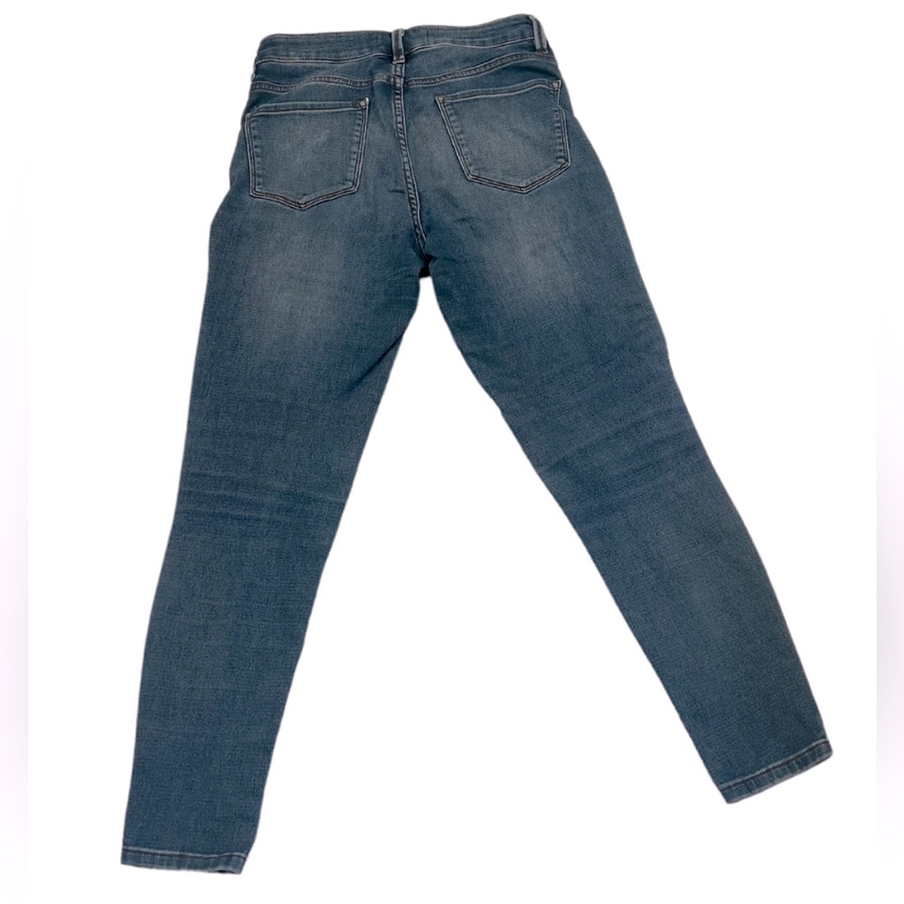 Vervet High Rise Crop Slim Straight Jeans | Medium Blue Wash | Size 25 - Picture 5 of 5